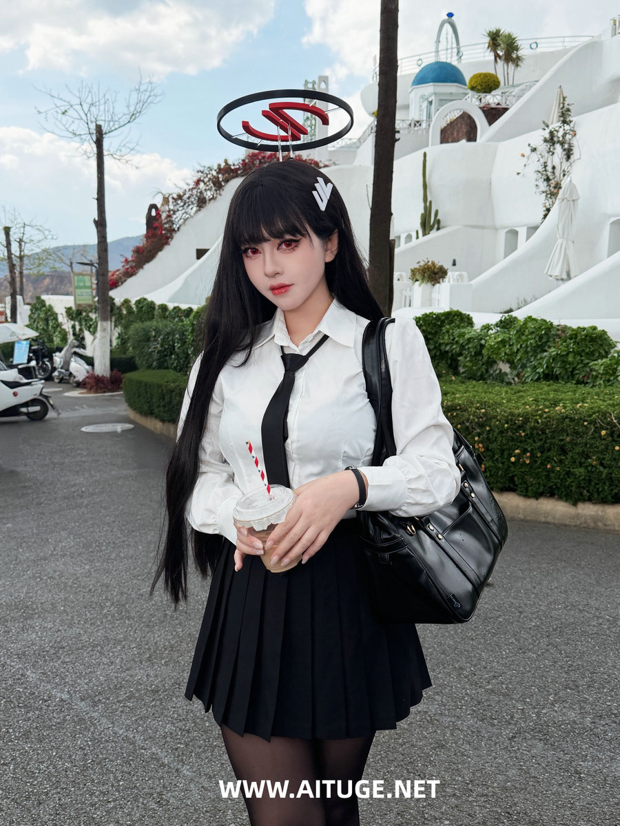 半半子 - 蔚蓝档案 调月莉音 制服x竞泳 [64P5V-634MB]