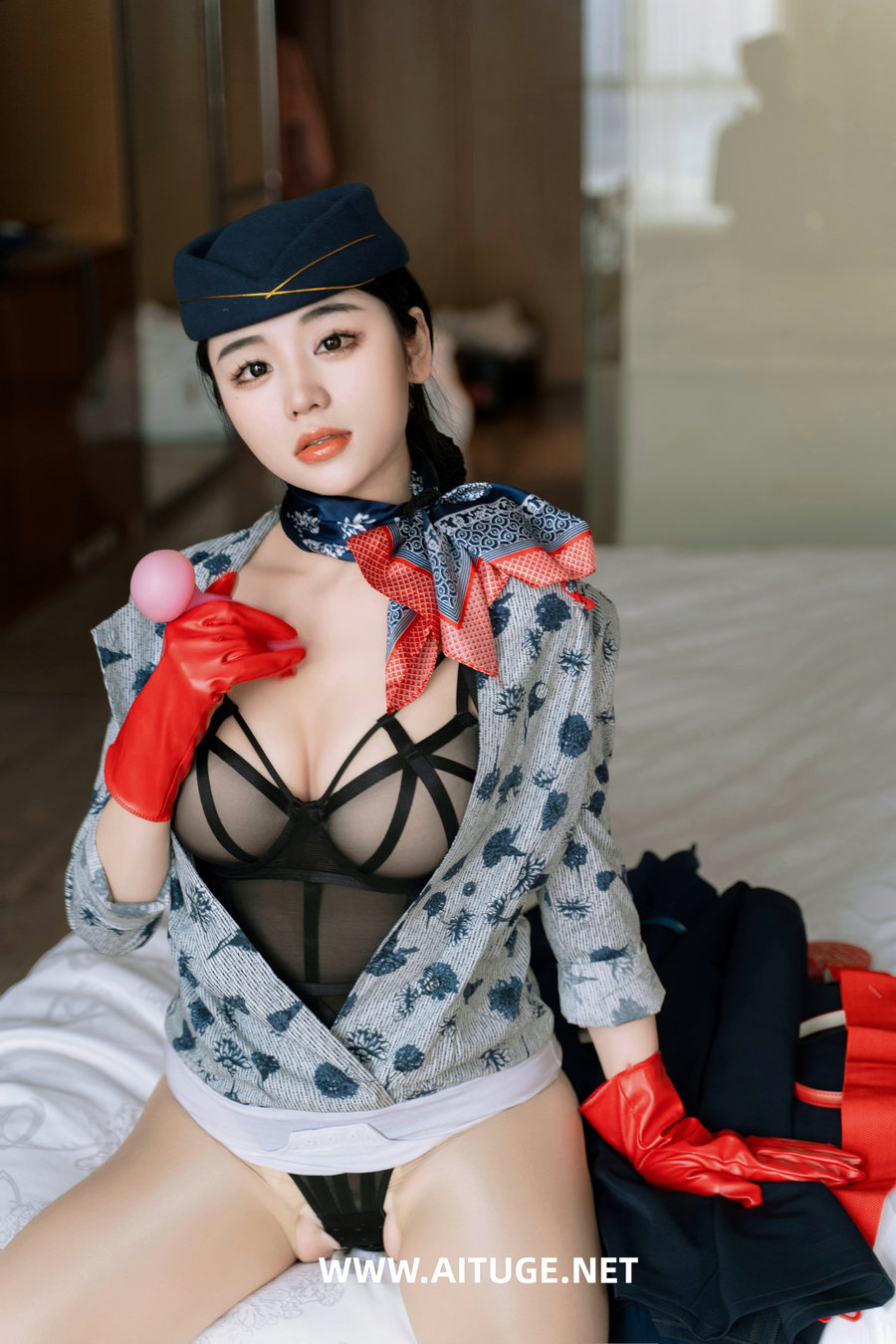 汐汐爱吃草莓 - 青花空姐制服 [69P-590MB]