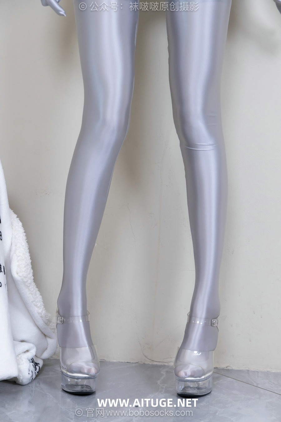 BoBoSocks袜啵啵 No.718 小甜豆-高跟凉鞋、银色连体衣 [190P1V-5.85GB]