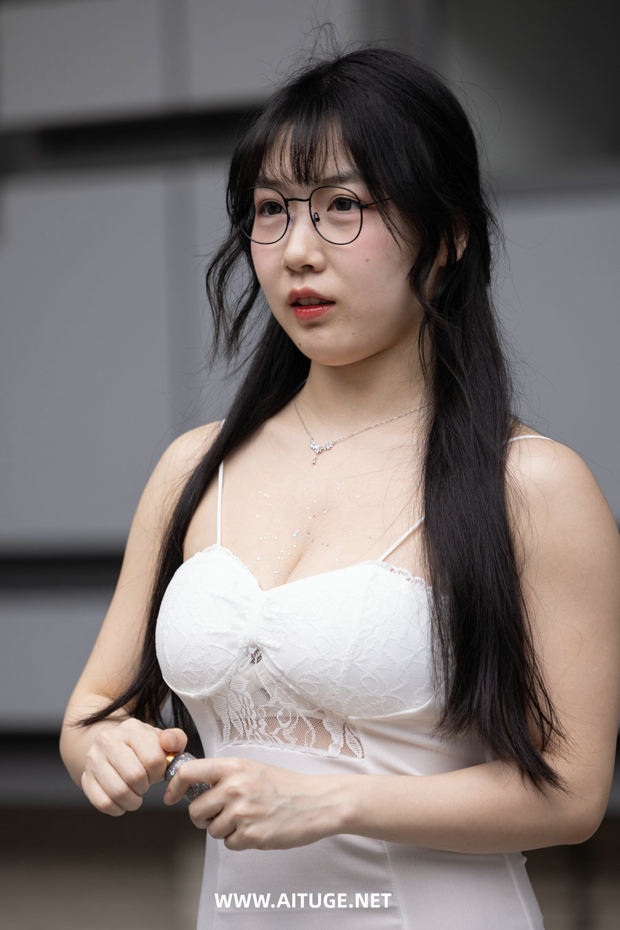 精选街拍视频 No.10558 丰满珂珂汤小圆黑丝玉足 [363P-3.96GB]
