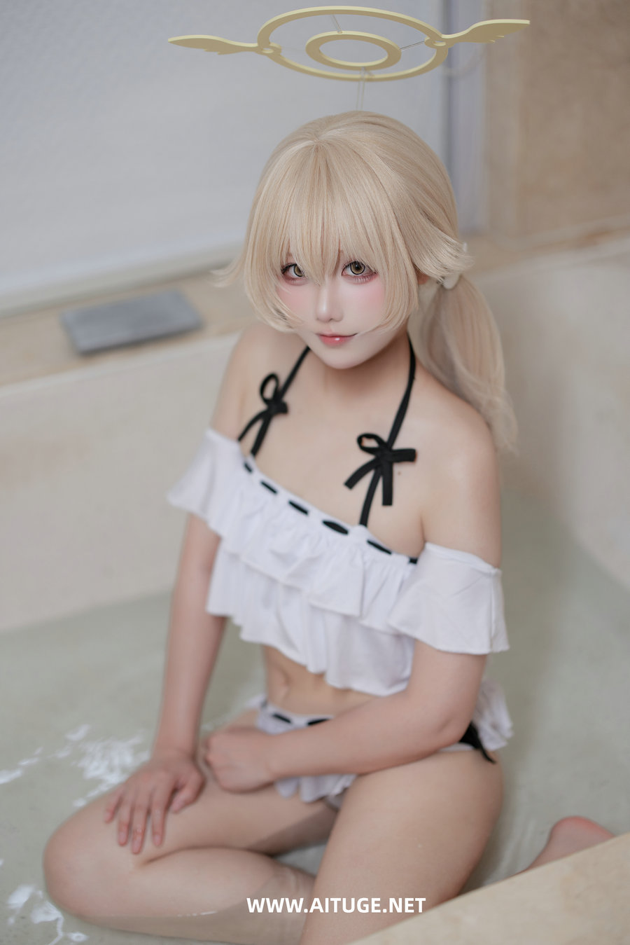 lunananya - 蔚蓝档案 阿慈谷日富美泳装 [26P-126MB]