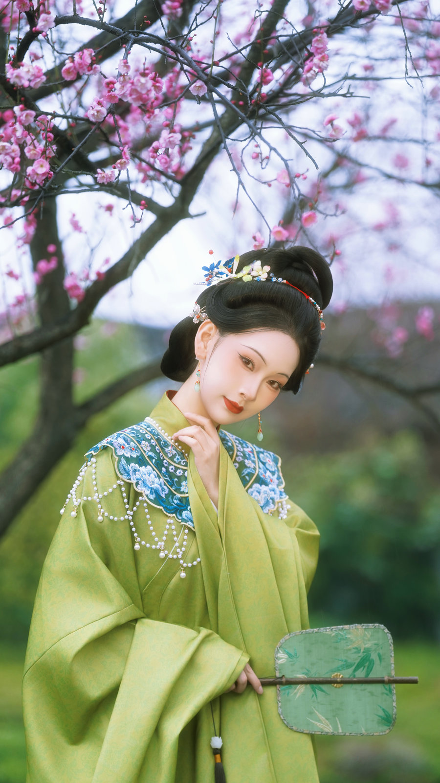 [YITUYU]艺图语 2026.01.31 傲骨寒梅 [15P-275MB]