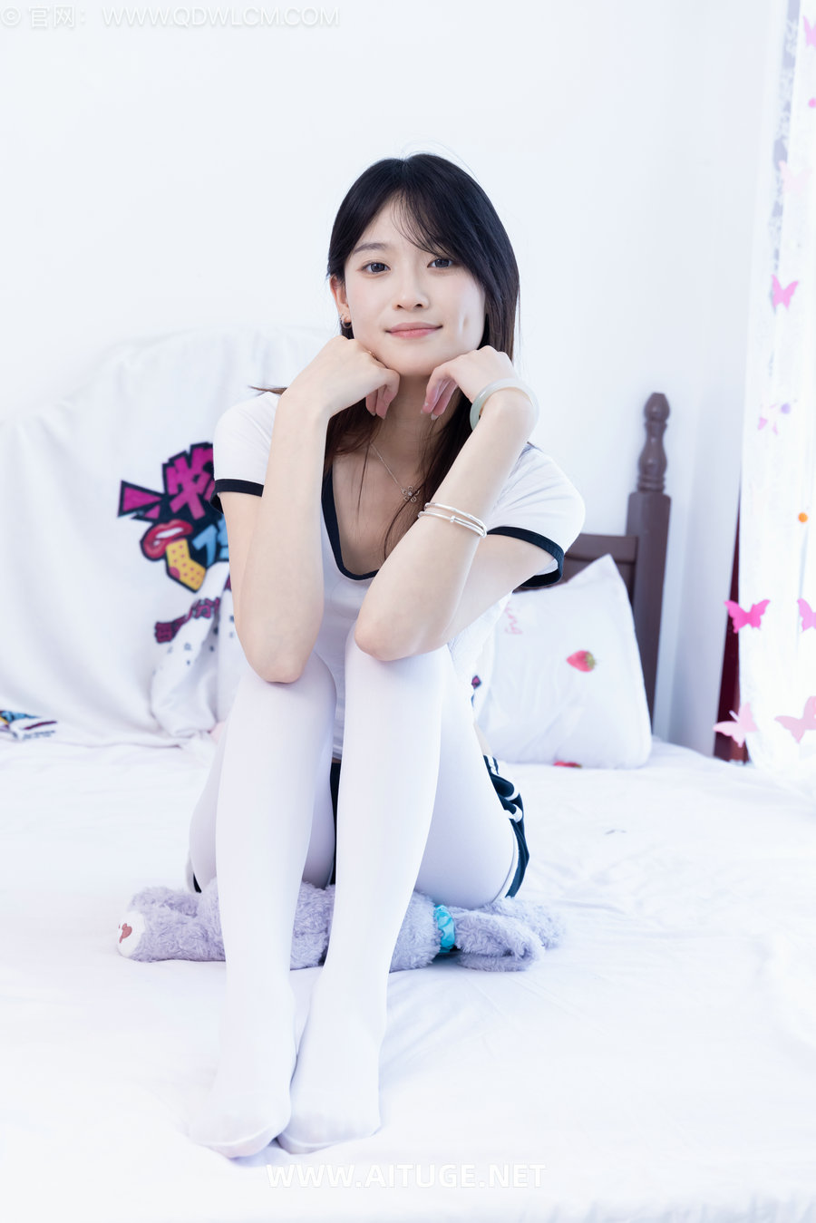 物恋传媒 No.2748 山奈-高跟长靴、厚白丝、体操服 [155P1V-3.24GB]
