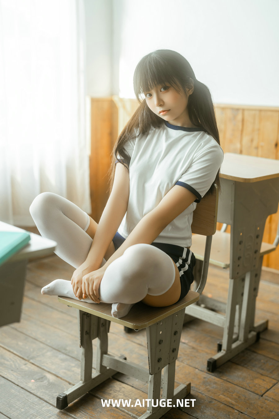 铁手叫兽 - 饱饱 午后教室 [34P1V-2.34GB]