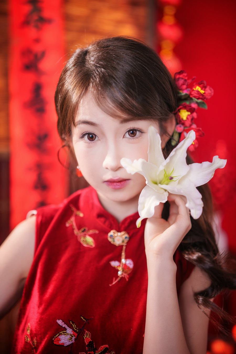 [YITUYU]艺图语 2026.04.01 新年红衣女少女 小邱 [12P-274MB]