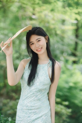 [YITUYU]艺图语 2025.05.25 你一笑，整个夏天开始对焦 阿紫 [30P-685MB]