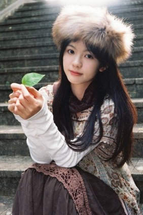 [YITUYU]艺图语 2025.12.17 树是秋日的脉搏 [31P-403MB]