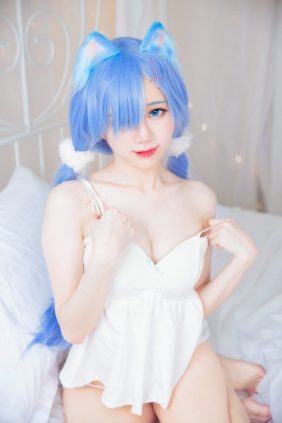 Sally Dorasnow - Rem White Kitty [49P-281MB]