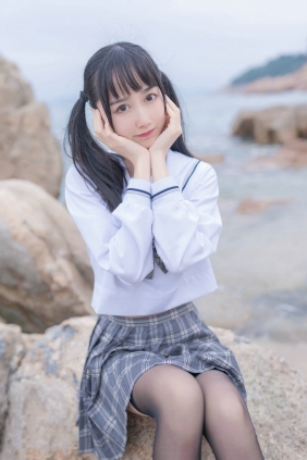 萌系小姐姐木绵绵OwO - 海边JK [40P-100MB]