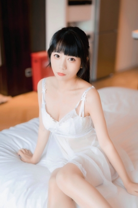 usejan - 薄纱睡衣 [42P-76MB]