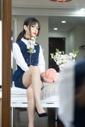 梨瑾瑾 - 乘务员 [20P-272MB]