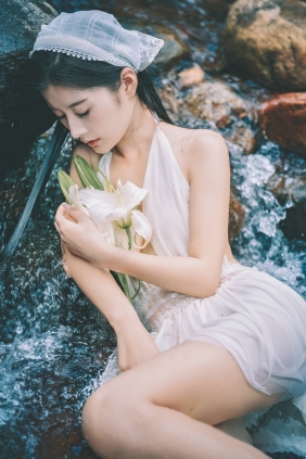 [YITUYU]艺图语 2025.10.25 夏日溪水 由美 [15P-350MB]