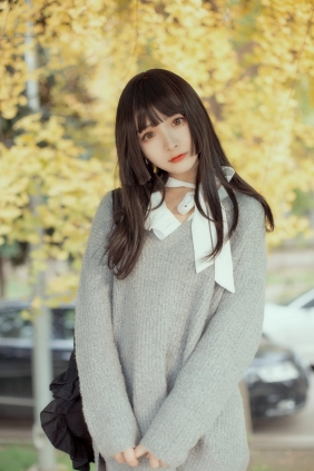 二次元美女古川kagura - 银杏树下 [21P-83MB]