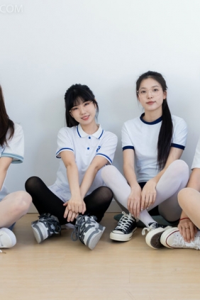 物恋传媒 No.2243 茯苓&岚岚&泡泡&米米-新春快乐 [190P1V-6.06GB]