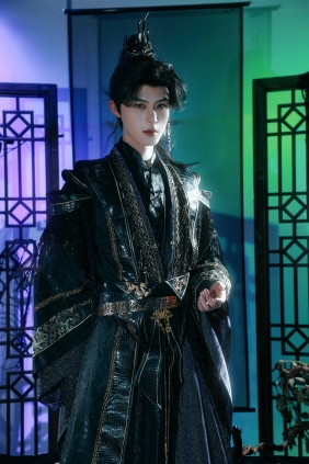 [YITUYU]艺图语 2025.10.23 魔君 松籽橙 [9P-52MB]