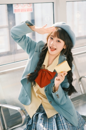 [YITUYU]艺图语 2025.12.17 一起等地铁吗 夏芋小年 [76P-1.53GB]