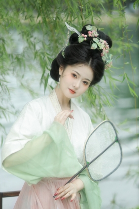 [YITUYU]艺图语 2025.10.23 所谓伊人，在水一方 韫桉 [10P-150MB]
