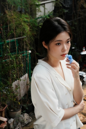 [YITUYU]艺图语 2025.10.23 牛皮日记里的花香 小椰 [17P-182MB]