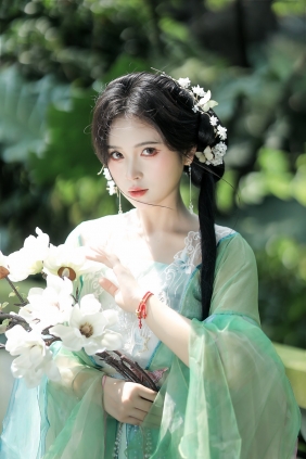 [YITUYU]艺图语 2025.10.22 绿野仙踪 [9P-143MB]