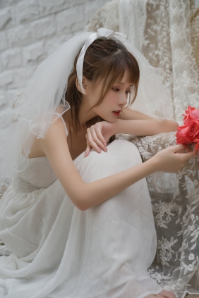 凛子酱 - 婚纱 [9P-83MB]