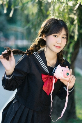 [YITUYU]艺图语 2025.05.05 制服少女 醒醒 [17P-476MB]