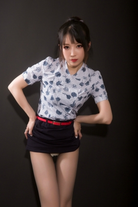 斗鱼主播小女巫露娜 - 东航棚拍 [21P-9MB]