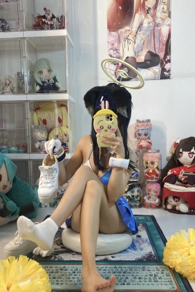 白栎Shirly - 猫冢响 [88P10V-1.45GB]