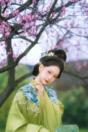 [YITUYU]艺图语 2026.01.31 傲骨寒梅 [15P-275MB]