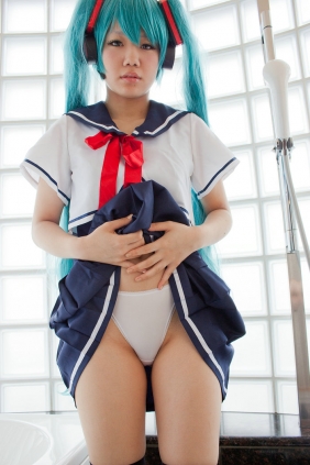 [Cosplay] [Girls Photo Club] 18歳コスプレイヤー ミク制服 [vocaloid - Hatsune ...