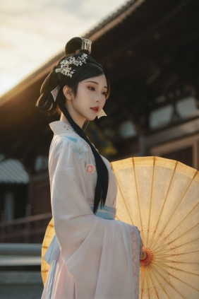 [YITUYU]艺图语 2025.11.26 念赵合德 简小橙 [36P-618MB]