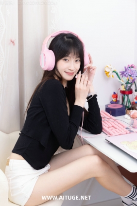 物恋传媒 No.2663 山奈-帆布鞋、自然穿脏白棉袜、裸足 [172P1V-3.24GB]