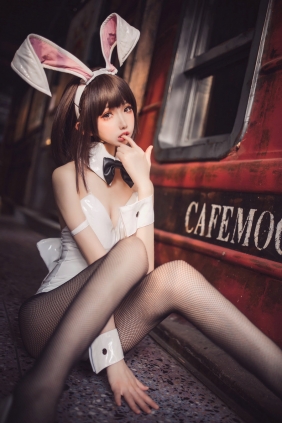 Coser衣衣 - 加藤惠兔女郎 [52P-110MB]