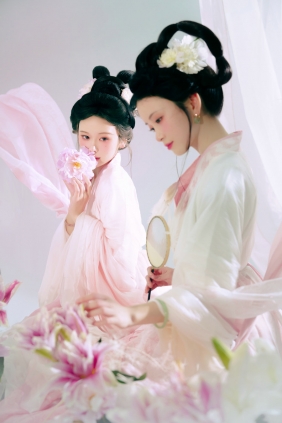 [YITUYU]艺图语 2025.05.24 美人如花隔云端 桃迟_苔源 [31P-423MB]