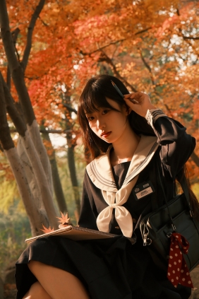 [YITUYU]艺图语 2025.12.17 当枫叶被夕阳染色 微雨yun [31P-760MB]