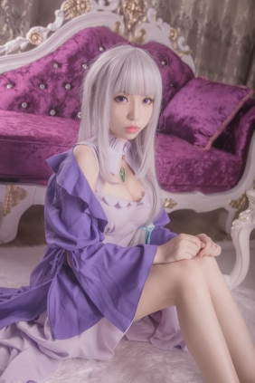 萌妹白易子教主 - RE从零开始的异世界生活 艾米莉娅 [10P-124MB]