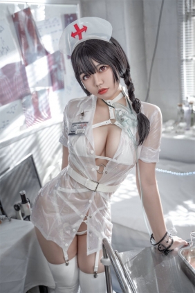 啊日日_Ganlory - 未来白色护士 [52P-193MB]