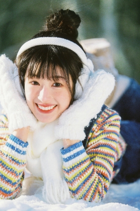 [YITUYU]艺图语 2025.10.31 雪 苗可青 [17P-56MB]