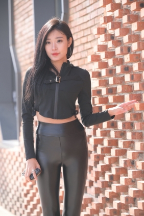 精选街拍视频 No.6231 不吃鸡蛋街拍作品 - 皮裤-倒戈 [811P1V-25.6GB]