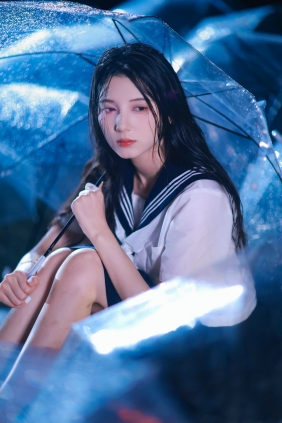 [YITUYU]艺图语 2025.10.22 雨落时，心跳是伞面的碎光 Enyyyn [50P-812MB]