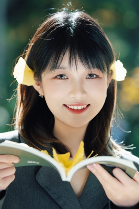 [YITUYU]艺图语 2025.11.15 是想你的季节 [42P-974MB]