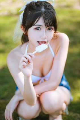 超人气Coser鳗鱼霏儿 - 海边 [18P-298MB]