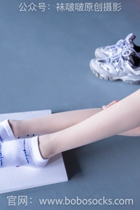 BoBoSocks袜啵啵 积分限定作品010 稚予-巴黎世家运动鞋、白棉袜、肉丝 [144P-...