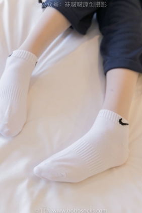 BoBoSocks袜啵啵 No.226 小甜豆-运动鞋、白棉袜、白丝 [140P1V-6.51GB]
