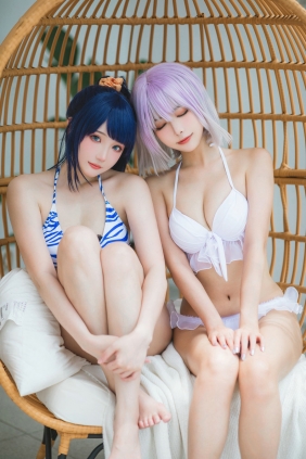 瓜希酱&Momoko葵葵 - 电光超人古利特 宝多六花&新条茜 泳装 [85P-453MB]