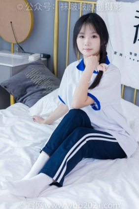 BoBoSocks袜啵啵 No.366 甜甜圈-三双板鞋、白棉袜、短白丝 [150P1V-6.13GB]