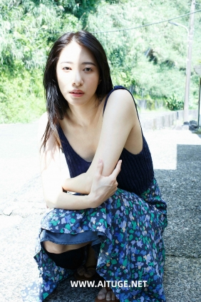 染谷有香 - 赤いアルバム 激情の島 [51P86MB]