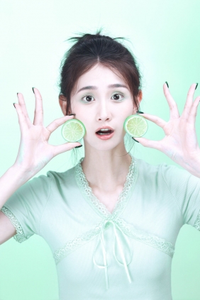 [YITUYU]艺图语 2025.12.24 青柠味少女 [9P-87MB]