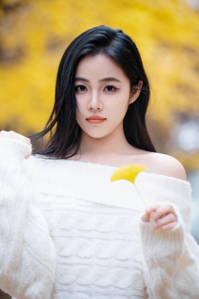 [YITUYU]艺图语 2025.11.20 从来银杏不负秋 爱吃辣条的小新 [64P-168MB]