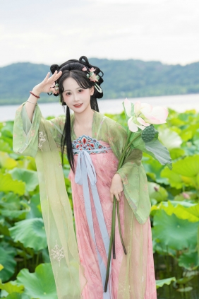 [YITUYU]艺图语 2025.11.05 西湖美景 湫一只岁岁 [63P-1.50GB]