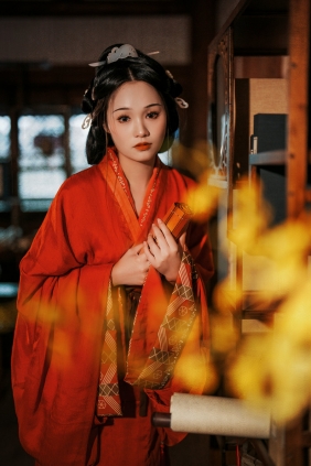 [YITUYU]艺图语 2025.10.22 古风人像拍摄-万佛寺 泱泱泱呀 [31P-326MB]